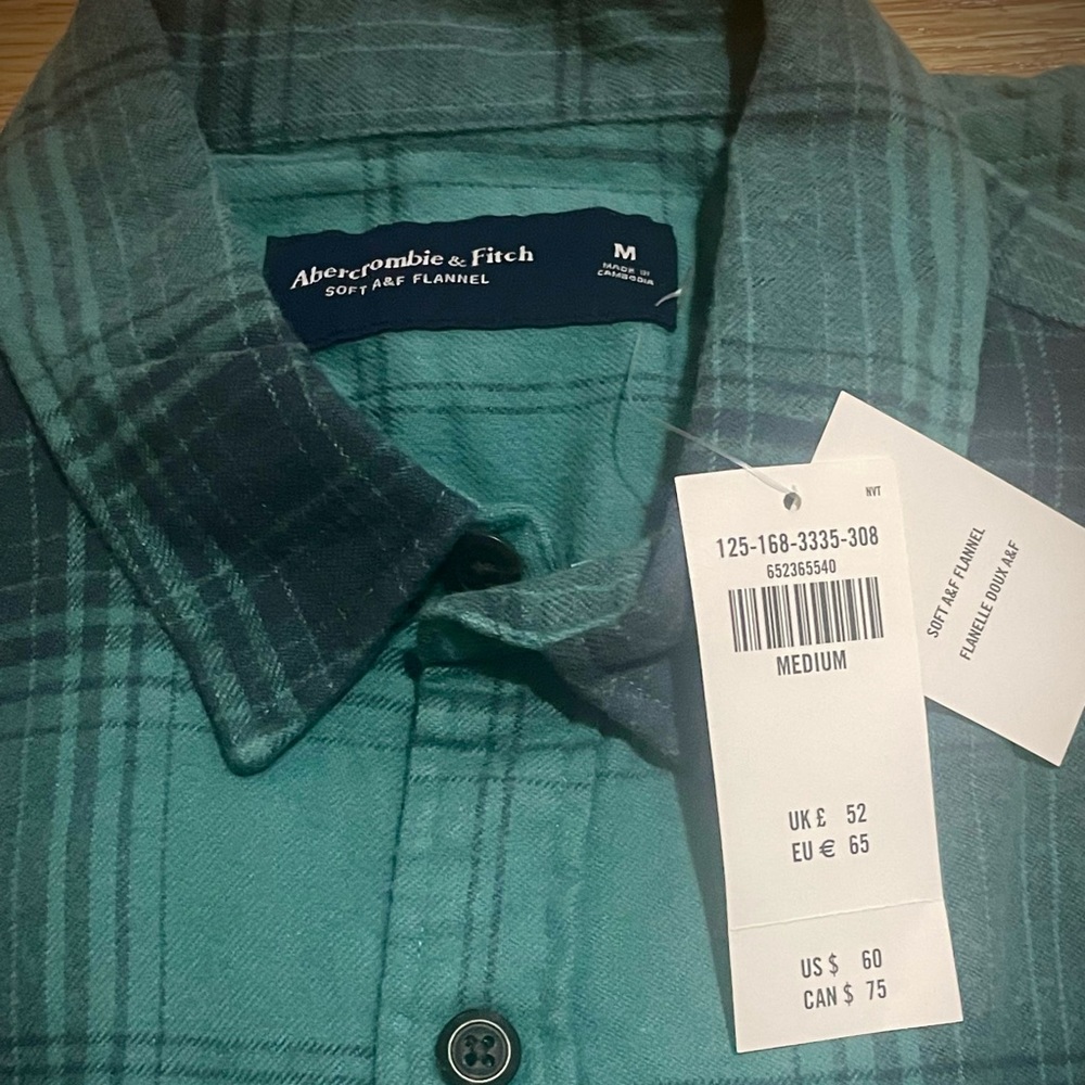 Green and Black NWT Abercrombie and Fitch men's flannel
